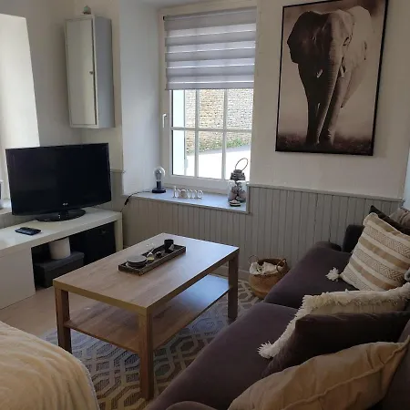 Maison De Charme Avec Terrasse Holiday home *