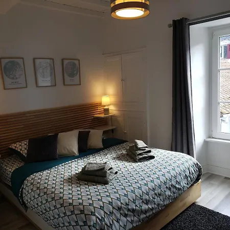 Maison De Charme Avec Terrasse Ver-sur-Mer